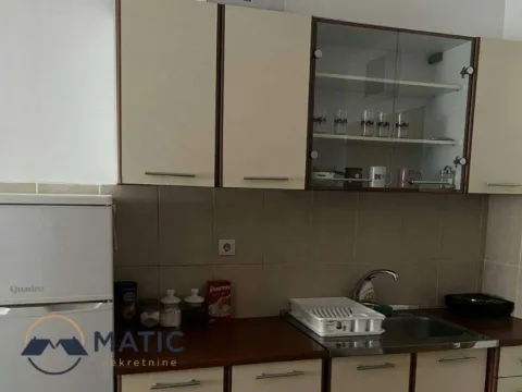 Izdavanje, garsonjera, 26m², Bulevar Evrope, Novi Sad Sve Podlokacije - image 5