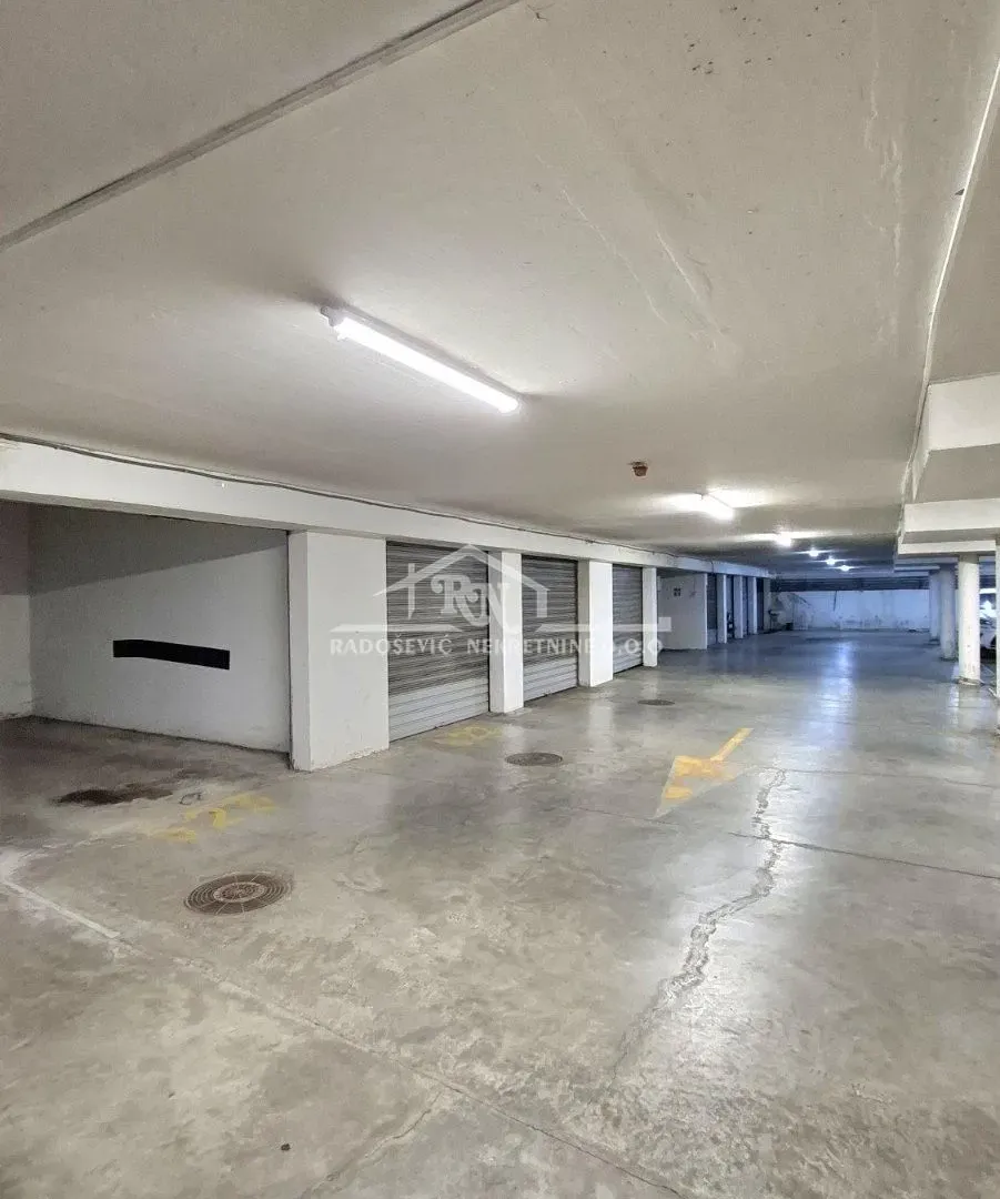 Sale, four bedroom apartment, 127m², Autokomanda, Voždovac Sve Podlokacije