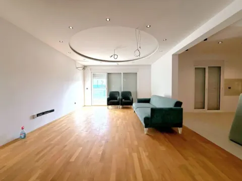 Prodaja, trosoban stan, 118m², Stari Aerodrom, Podgorica