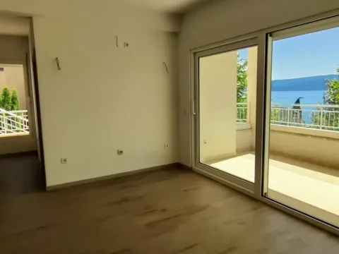 Prodaja, stan, 65m², Tivat, Crna Gora - image 1