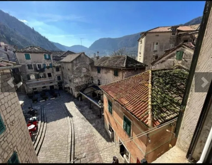 Prodaja, dvosoban stan, 84m², Stari Grad Kotor, Kotor