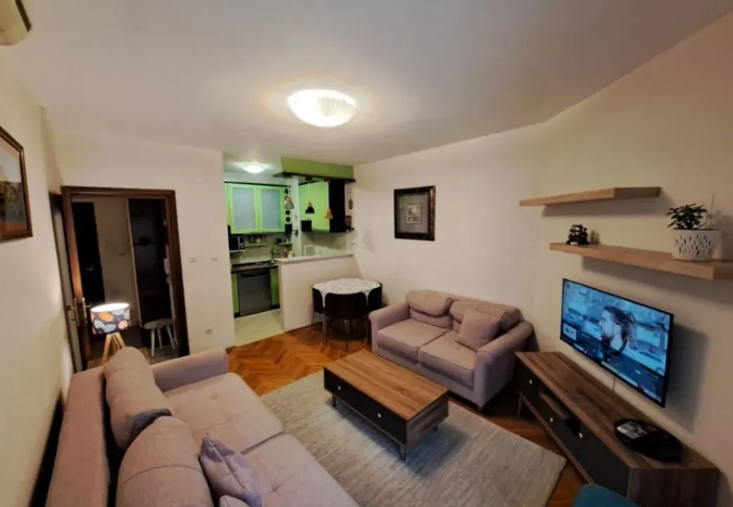 Izdavanje, jednosoban stan, 40m², Podgorica, Crna Gora