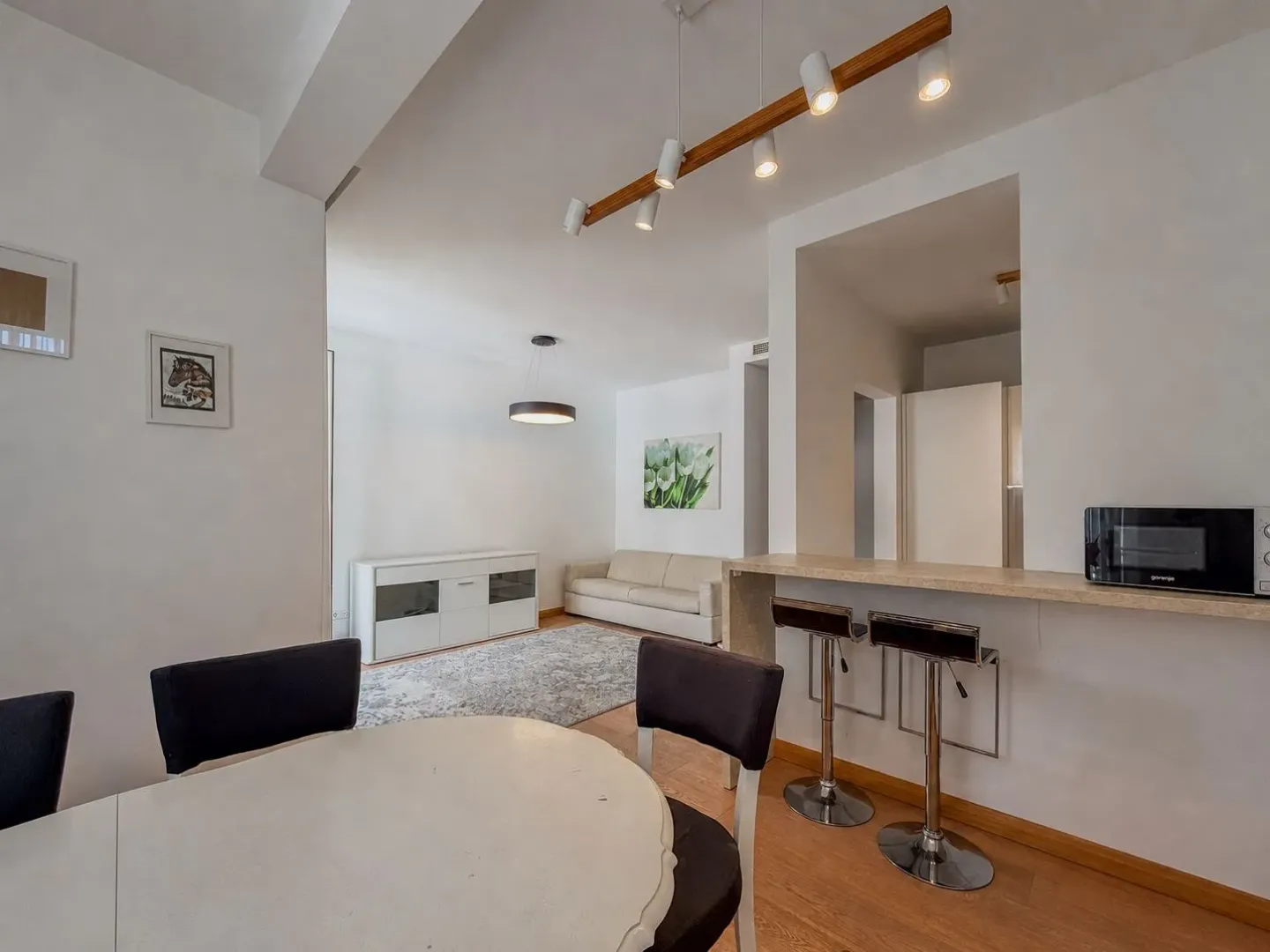 Prodaja, dvosoban stan, 77m², Centar, Budva