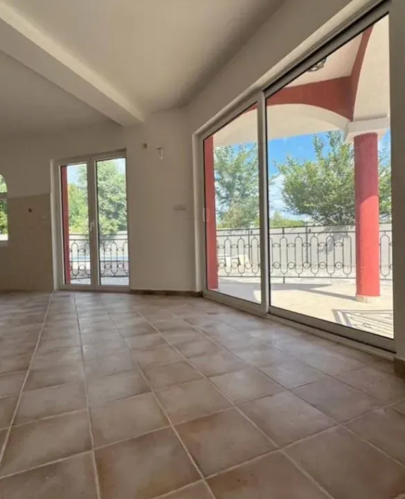 Sale, three bedroom apartment, 54m², Lastva Grbaljska, Kotor