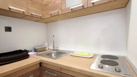 Rent, one bedroom apartment, 48m², Bečići, Budva - image 10