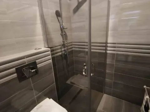 Izdavanje, dvosoban stan, 65m², Stari Aerodrom, Podgorica - image 10