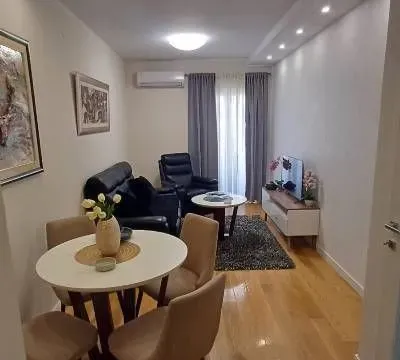 Izdavanje, jednosoban stan, 41m², Central Point, Podgorica - image 2