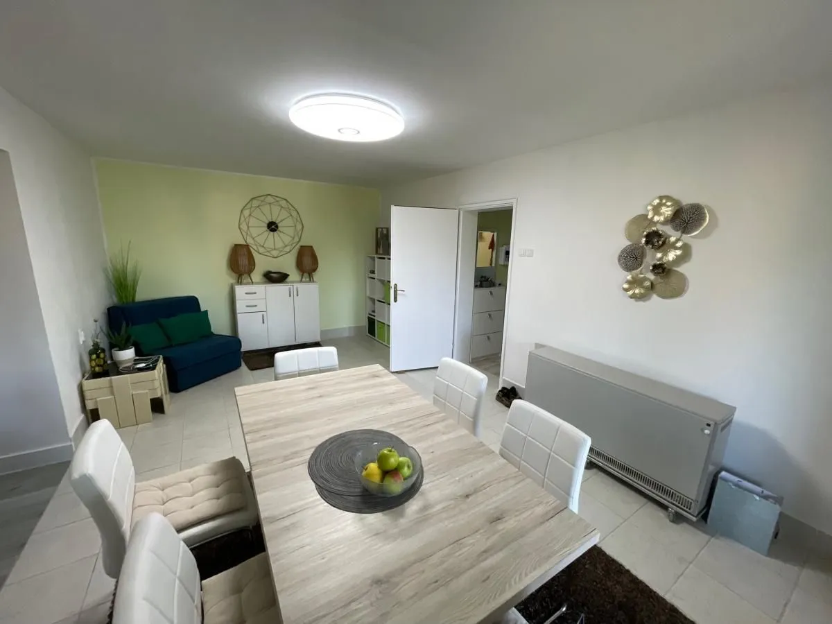 Prodaja, kuća, 172m², Rakovac, Novi Sad Sve Podlokacije