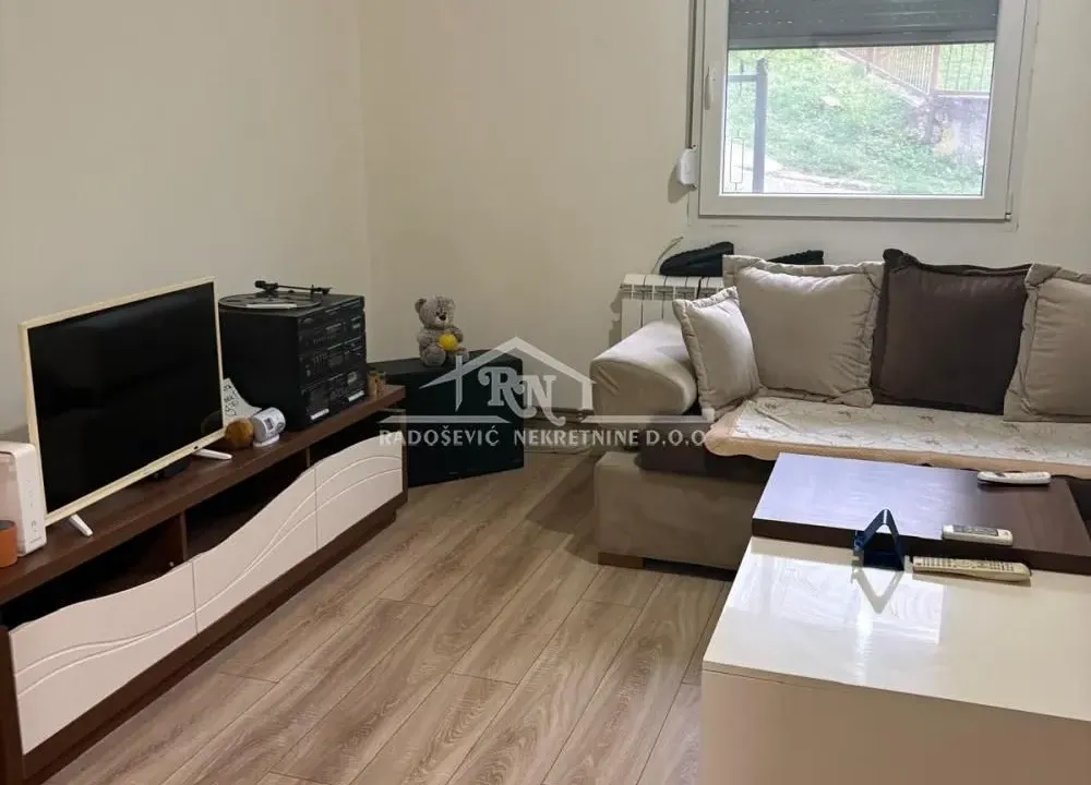 Prodaja, kuća, 215m², Lisović, Barajevo