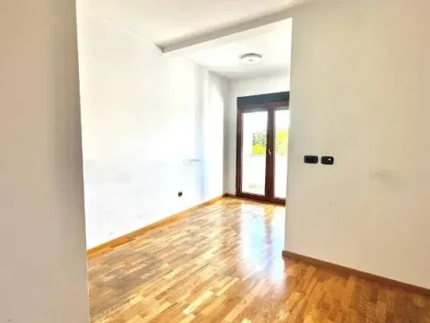 Rent, office space, 200m², Centar, Podgorica - image 8
