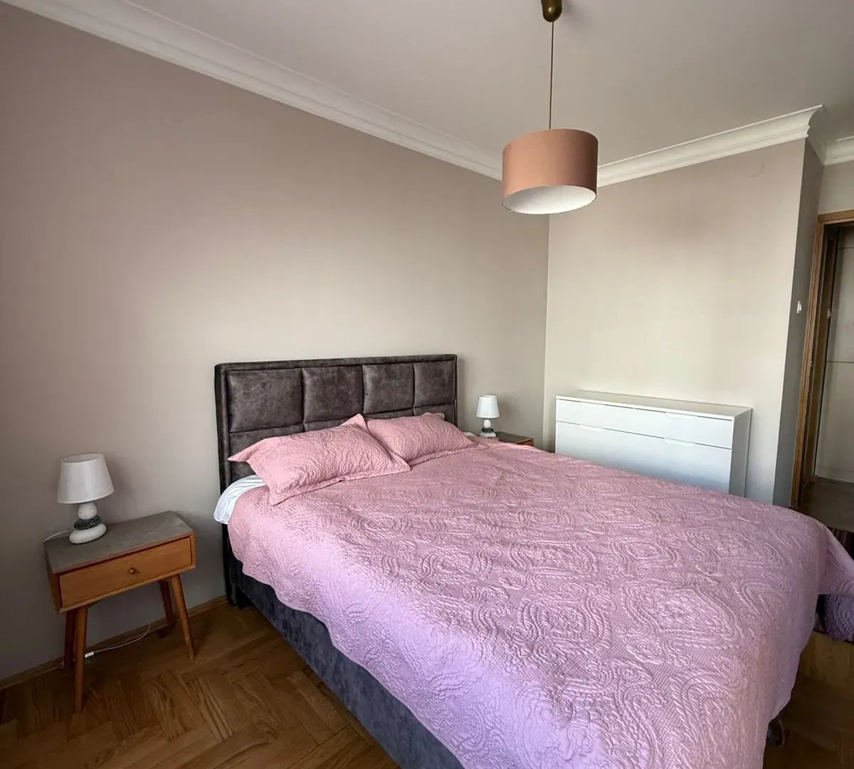 Izdavanje, dvosoban stan, 74m², Blok 9, Podgorica