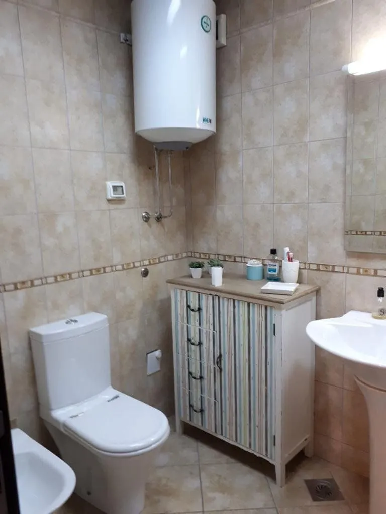 Izdavanje, trosoban stan, 190m², Preko Morače, Podgorica