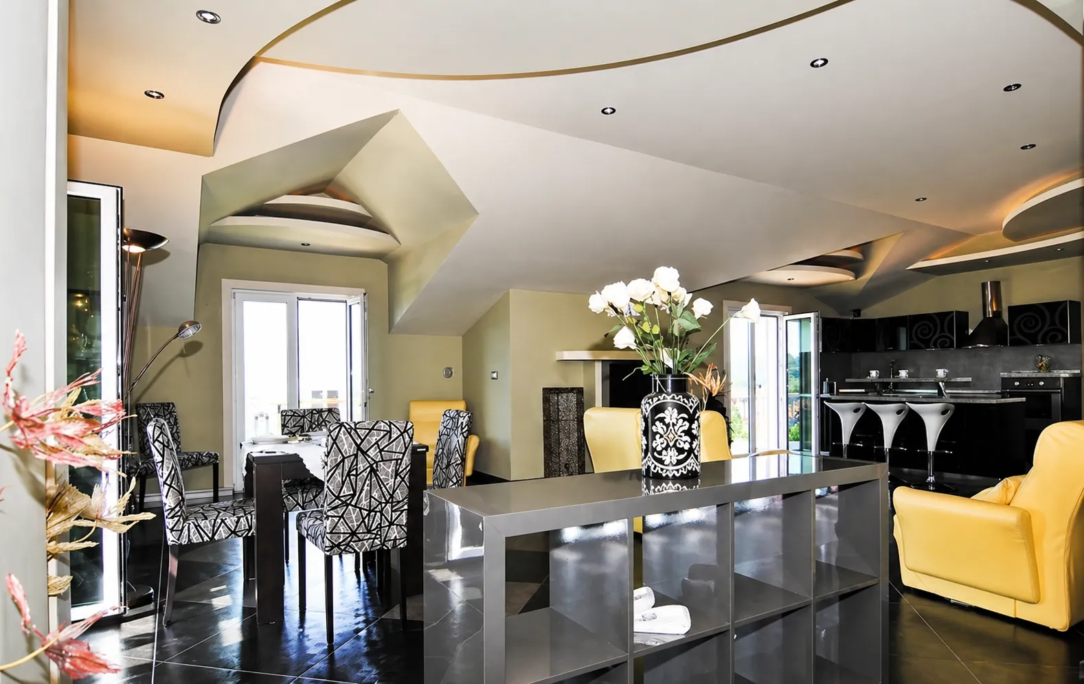 Rent, one bedroom apartment, 118m², Centar, Tivat