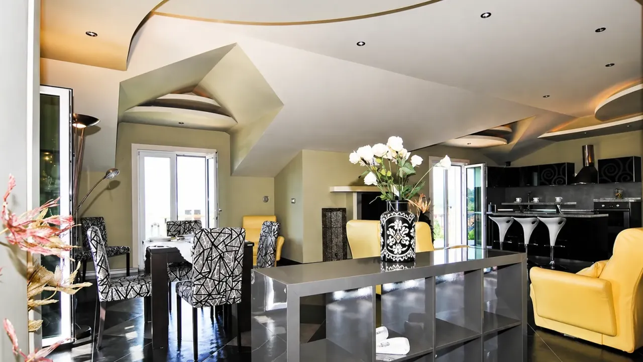 Rent, one bedroom apartment, 118m², Centar, Tivat