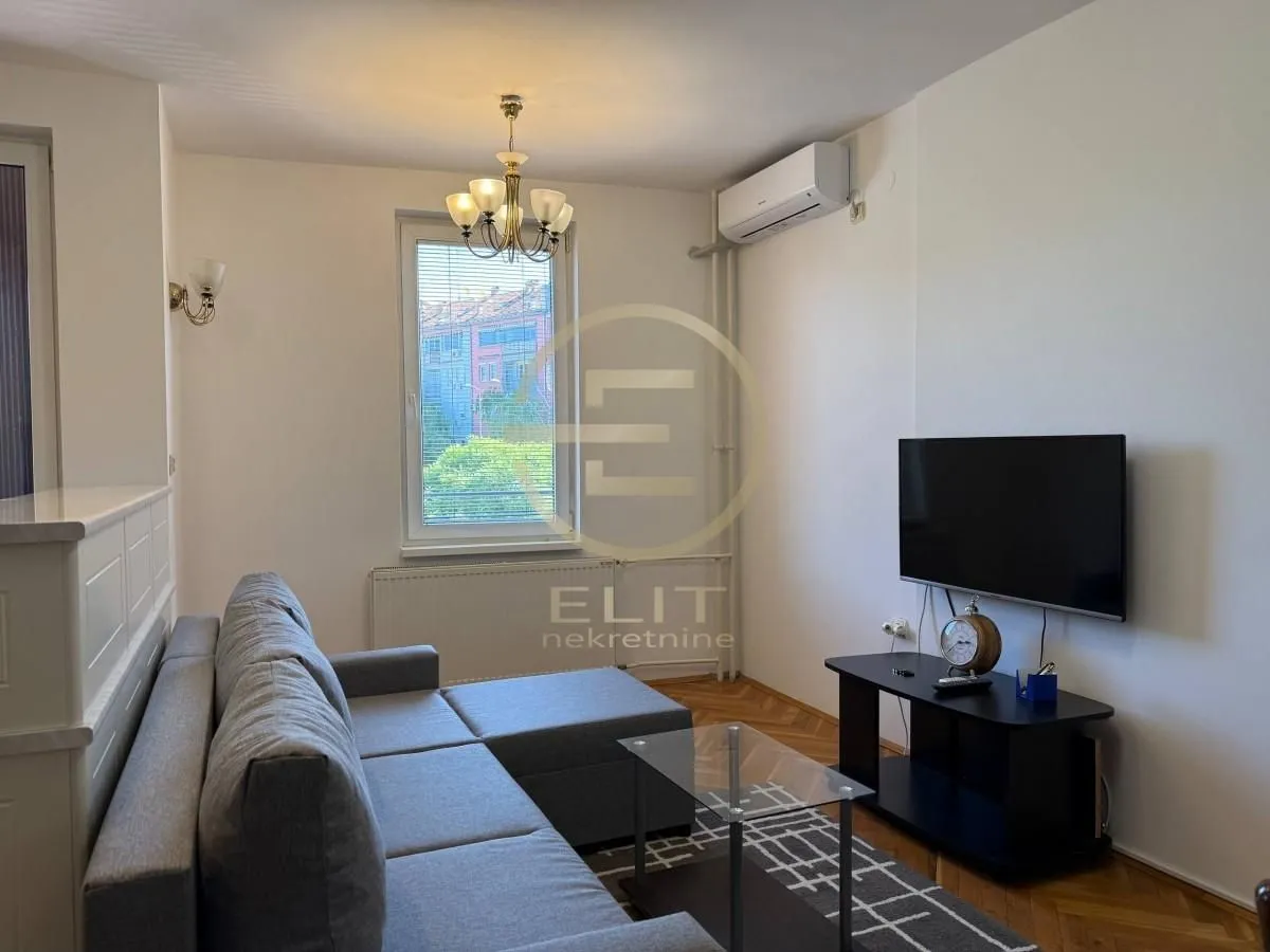 Izdavanje, stan, 47m², Socijalno, Novi Sad Sve Podlokacije