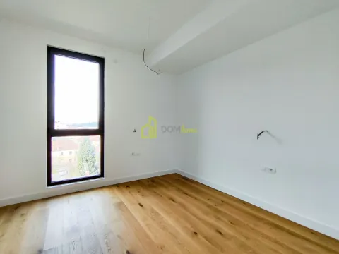 Izdavanje, trosoban stan, 143m², Centar, Podgorica - image 5