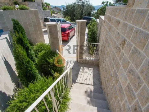 Prodaja, kuća, 240m², Tivat, Crna Gora - image 22