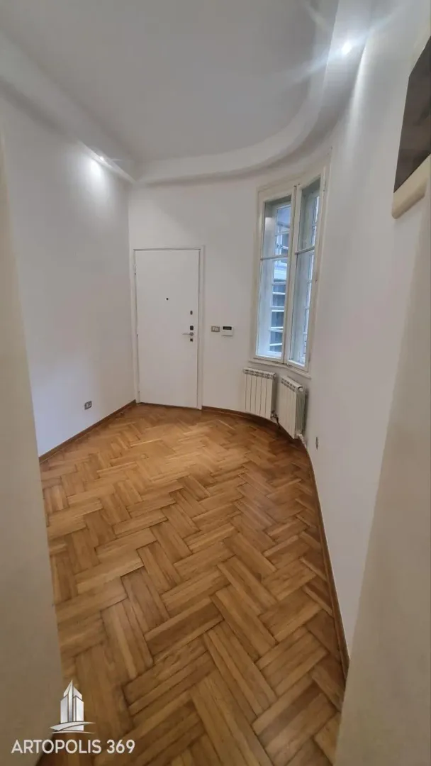 Izdavanje, poslovni prostor, 90m², Stari Grad, Beograd