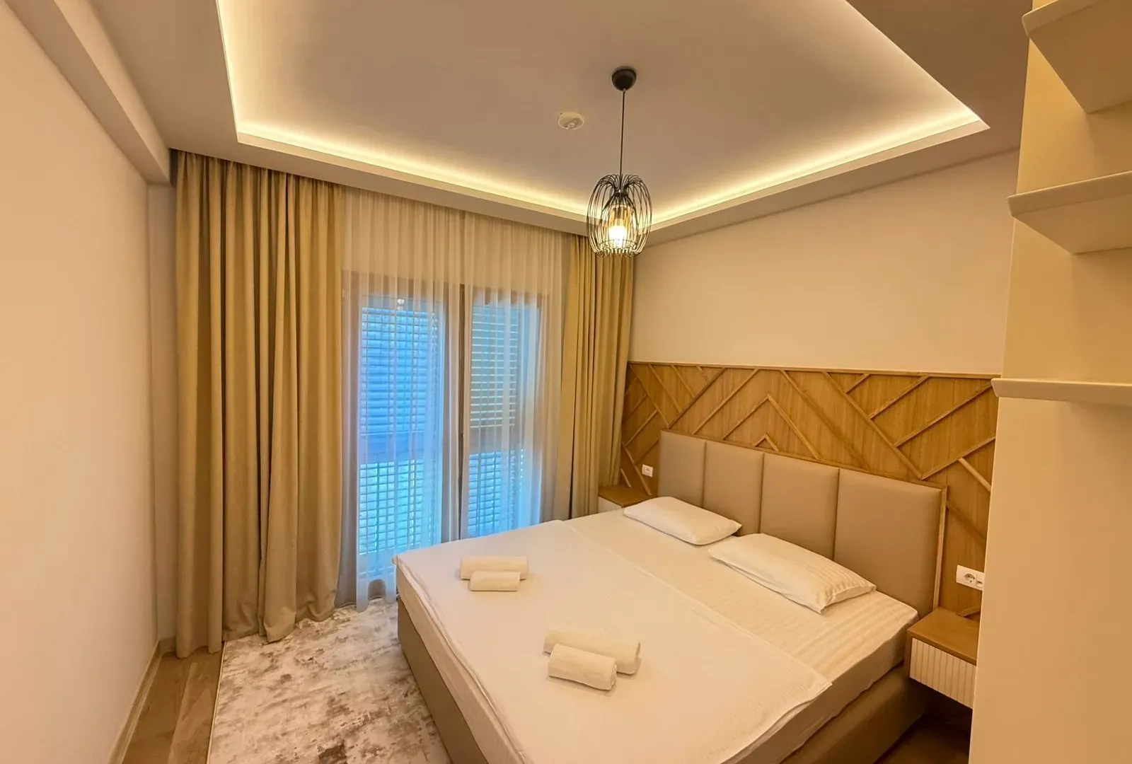 Izdavanje, dvosoban stan, 70m², Pržno, Budva