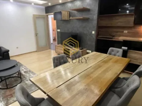 Izdavanje, trosoban stan, 100m², City Kvart, Podgorica