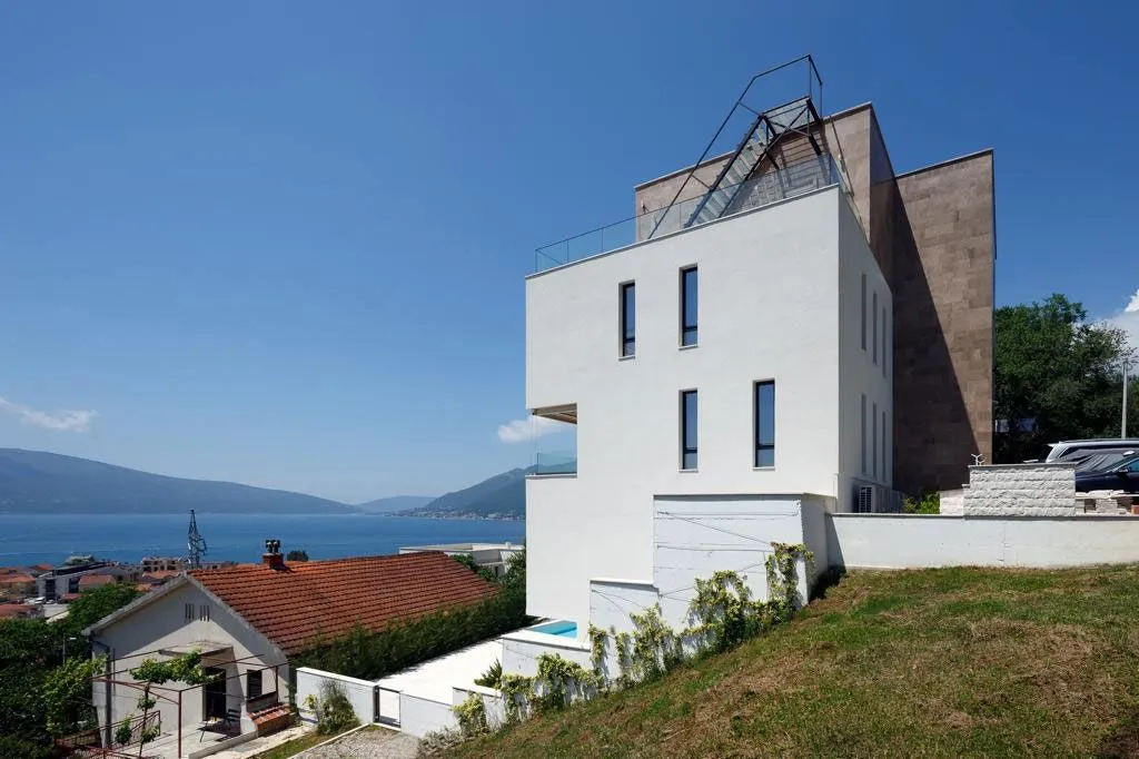 Prodaja, dvosoban stan, 104m², Donja Lastva, Tivat