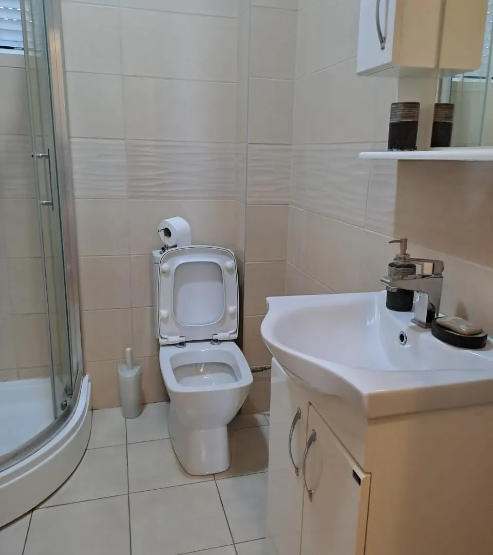 Izdavanje, kuća, 25m², Zabjelo, Podgorica