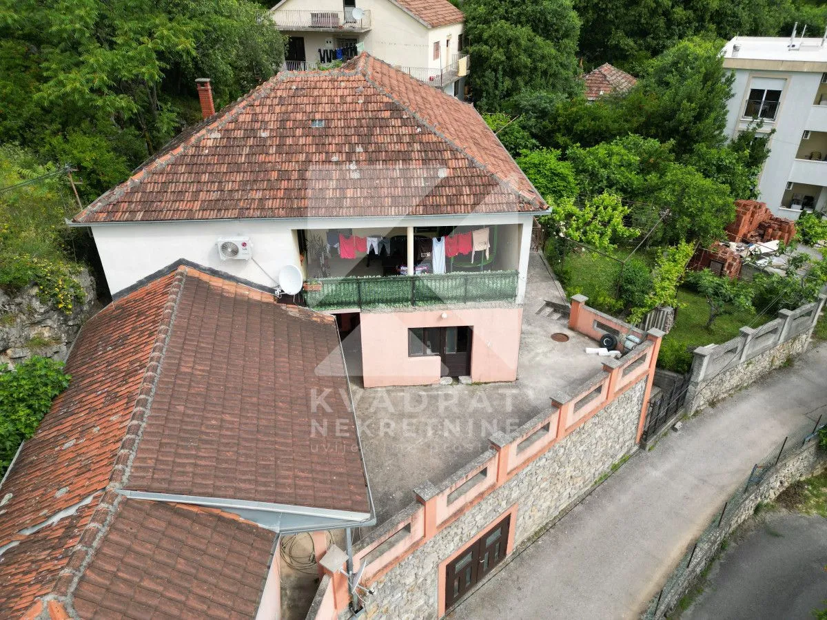 Sale, house, 300m², Malo Brdo, Podgorica