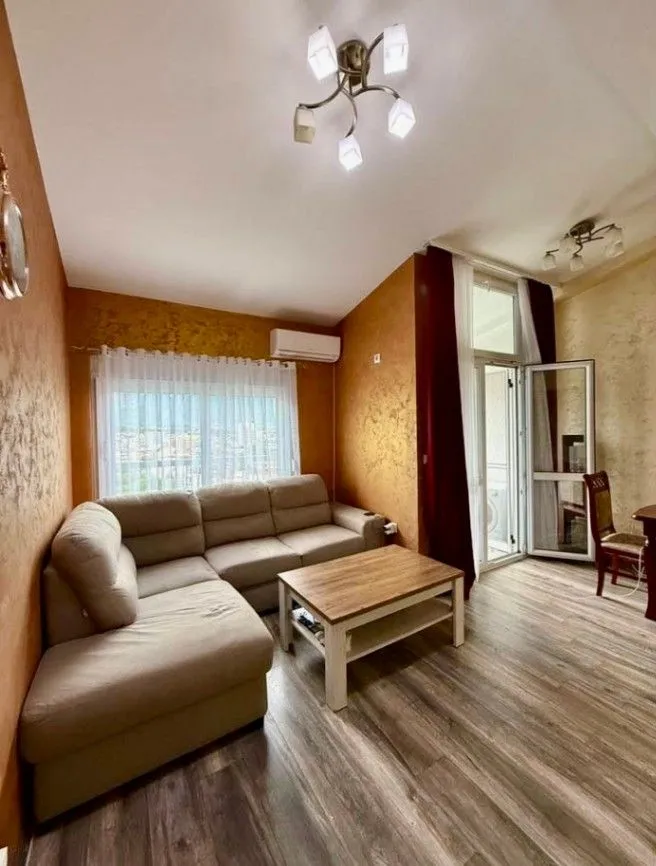 Prodaja, dvosoban stan, 65m², Centar, Bar