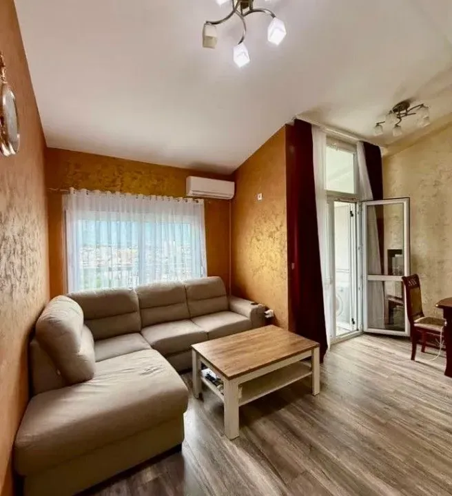 Prodaja, dvosoban stan, 65m², Centar, Bar