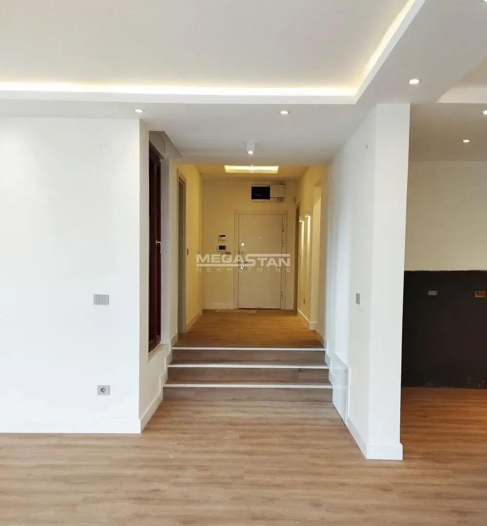Rent, four bedroom apartment, 156m², Savski Venac, Beograd
