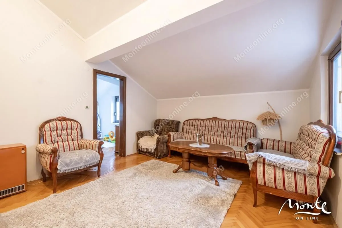 Prodaja, trosoban stan, 63m², Tivat, Crna Gora
