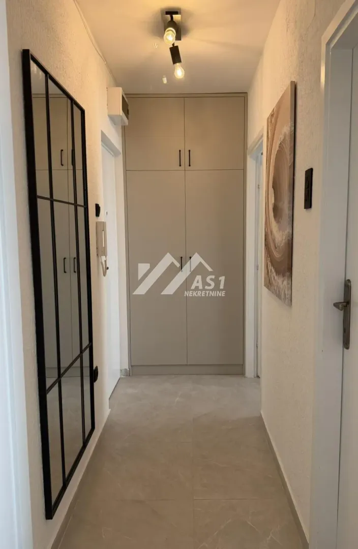 Izdavanje, dvosoban stan, 40m², Rotkvarija, Novi Sad Sve Podlokacije