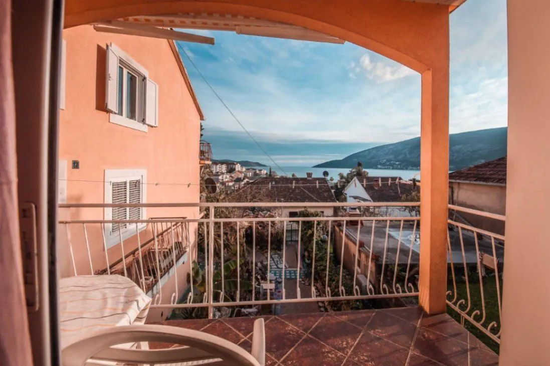 Rent, two bedroom apartment, 50m², Igalo, Herceg Novi
