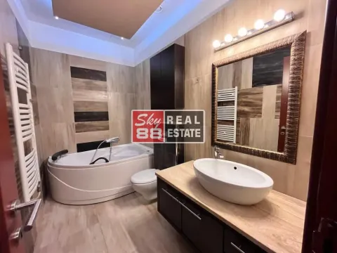 Izdavanje, četvorosoban stan, 130m², Savski Venac, Beograd - image 17