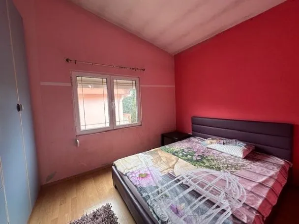 Izdavanje, trosoban stan, 130m², Bar, Crna Gora