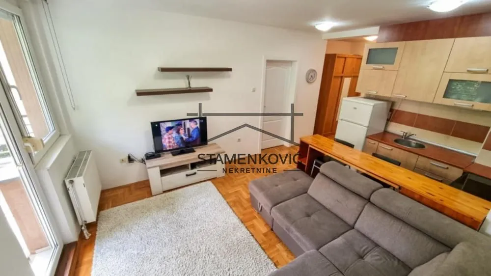 Izdavanje, jednosoban stan, 41m², Detelinara, Novi Sad Sve Podlokacije