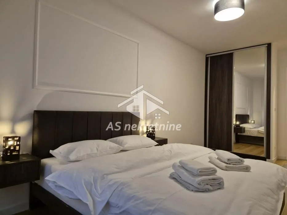 Izdavanje, trosoban stan, 95m², Trošarina, Voždovac Sve Podlokacije