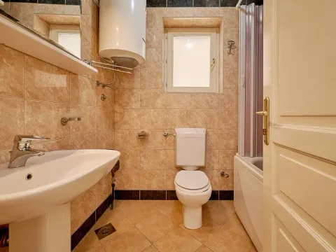 Prodaja, četvorosoban stan, 131m², Sveti Stefan, Budva - image 23