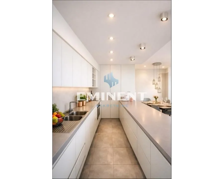 Izdavanje, trosoban stan, 117m², Savski Venac, Beograd