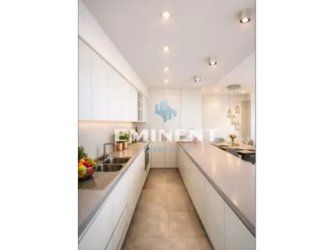 Izdavanje, trosoban stan, 117m², Savski Venac, Beograd - image 2