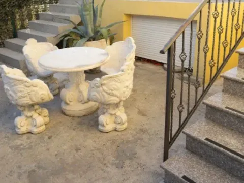 Izdavanje, kuća, 111m², Lastva Grbaljska, Kotor - image 12