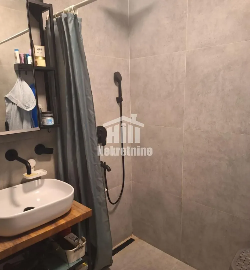 Prodaja, trosoban stan, 71m², Brace Jerković, Voždovac Sve Podlokacije