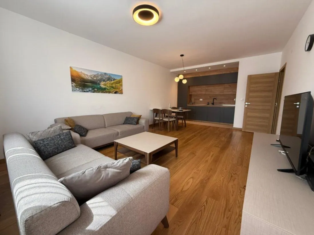 Izdavanje, dvosoban stan, 71m², New City, Podgorica