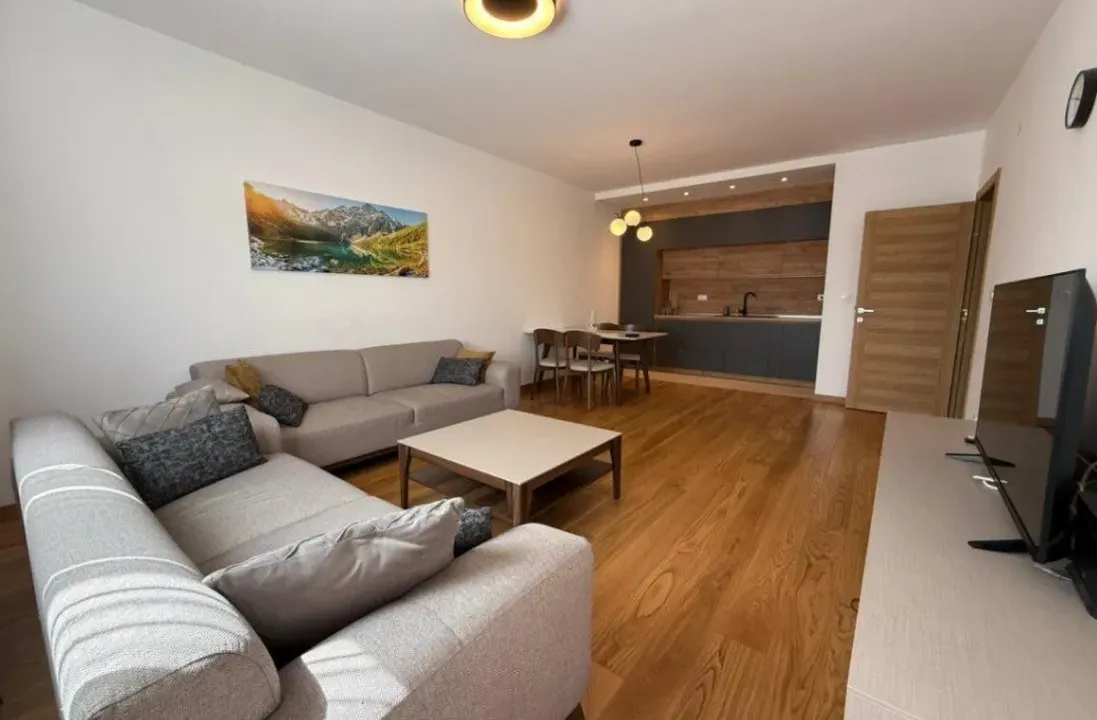 Izdavanje, dvosoban stan, 71m², New City, Podgorica