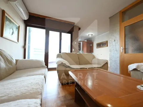 Prodaja, trosoban stan, 105m2, Blok 6, Podgorica Prodaja, trosoban stan, 105m2, Blok 6, Podgorica