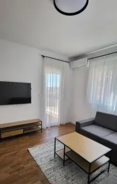 Izdavanje, jednosoban stan, 47m², Stari Aerodrom, Podgorica - image 4