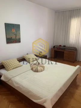 Izdavanje, trosoban stan, 170m², Tološi, Podgorica - image 2