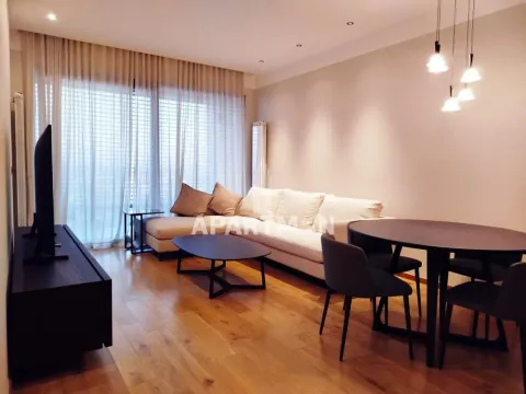 Izdavanje, četvorosoban stan, 89m², Stari Grad, Beograd - image 1