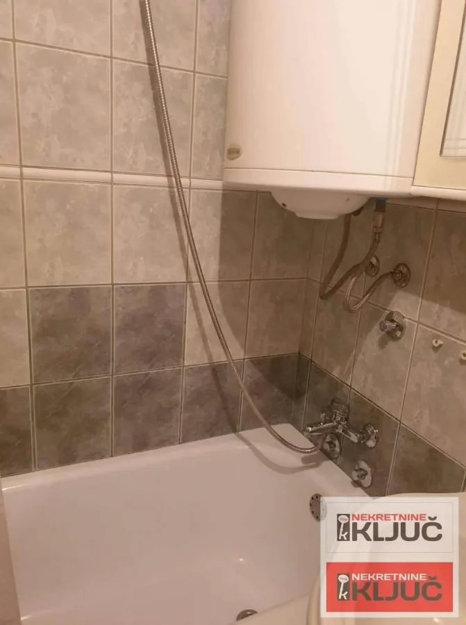 Izdavanje, dvosoban stan, 50m², Sajmište, Novi Sad