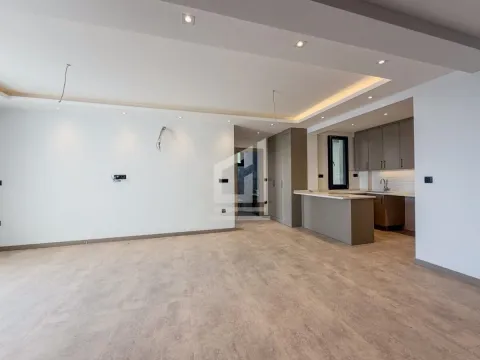 Prodaja, trosoban stan, 93m², Centar, Budva - image 3